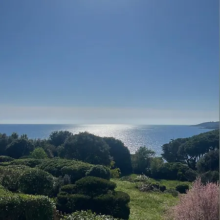A Deux Pas De La Holiday home Coggia